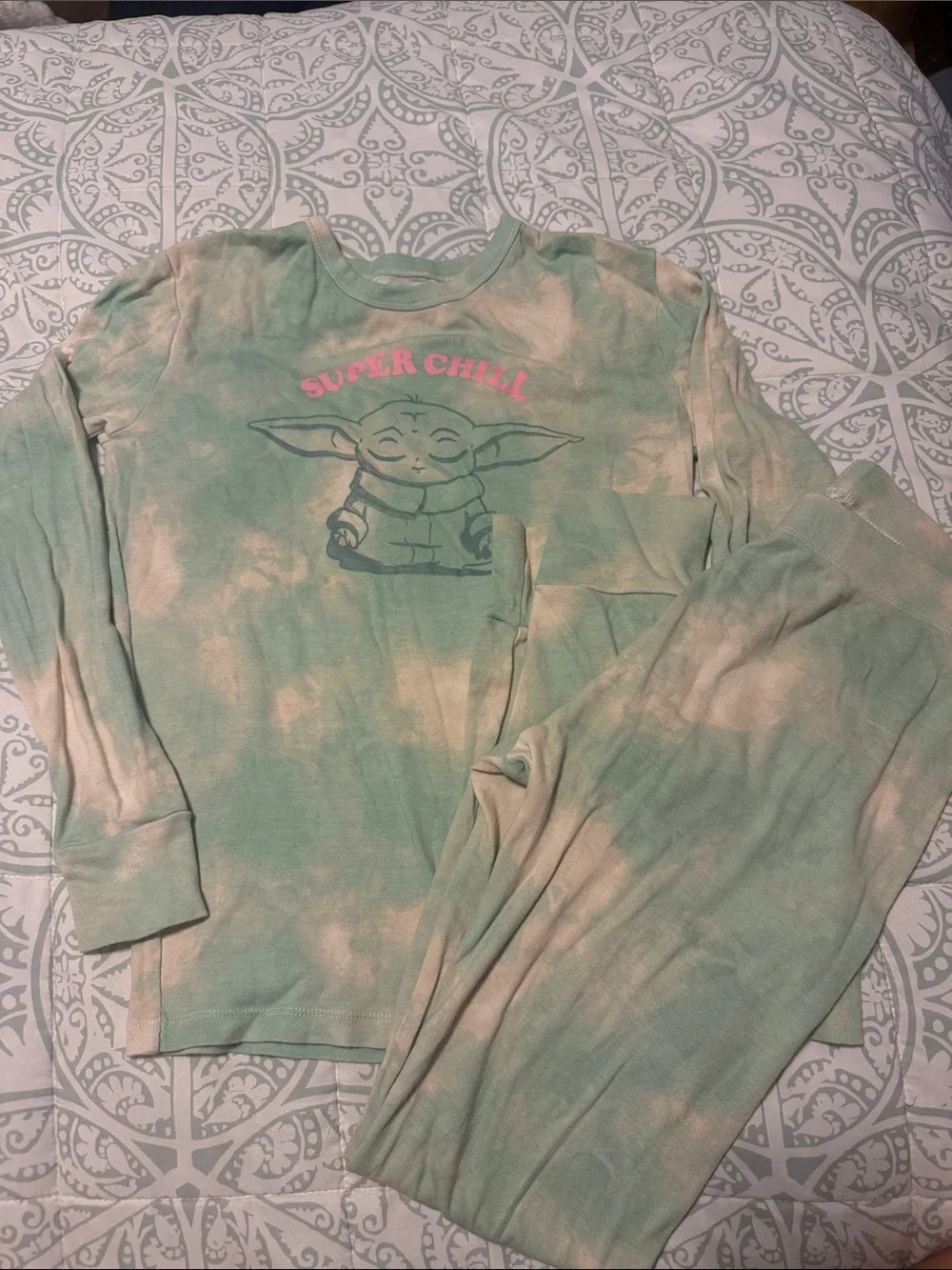 GAP Star Wars Green Tie-Dye 'Super Chill' Kids Pajama Set